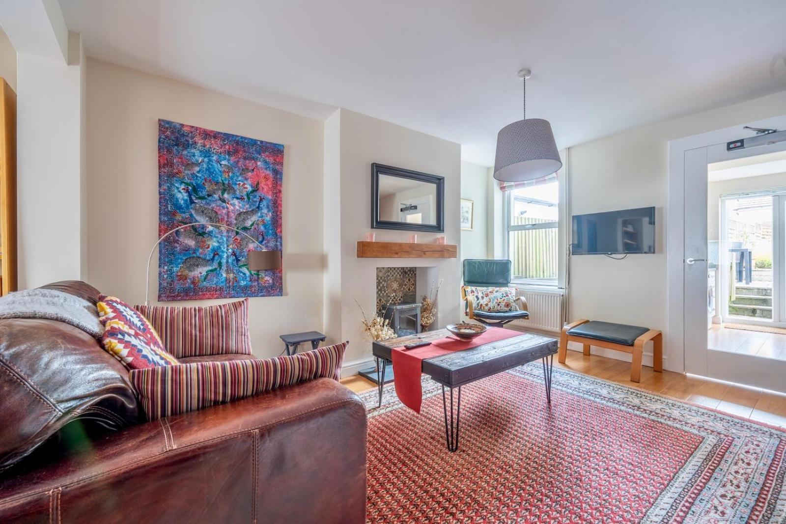 Chic 2-Bedroom Townhouse In Vibrant Abergavenny Exterior foto